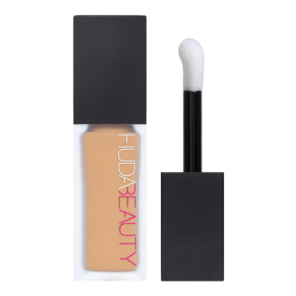 HUDA BEAUTY LIQUID CONCEALER