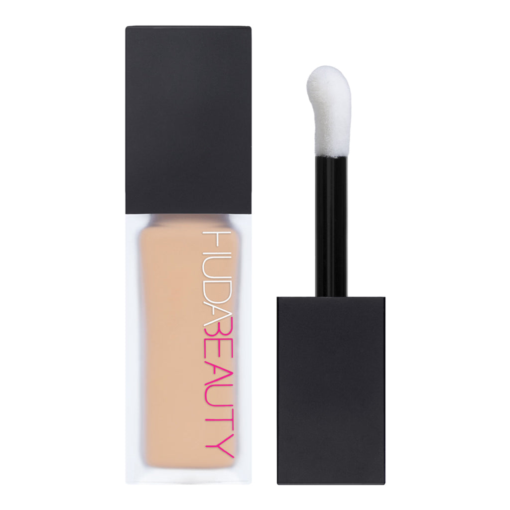 HUDA BEAUTY LIQUID CONCEALER