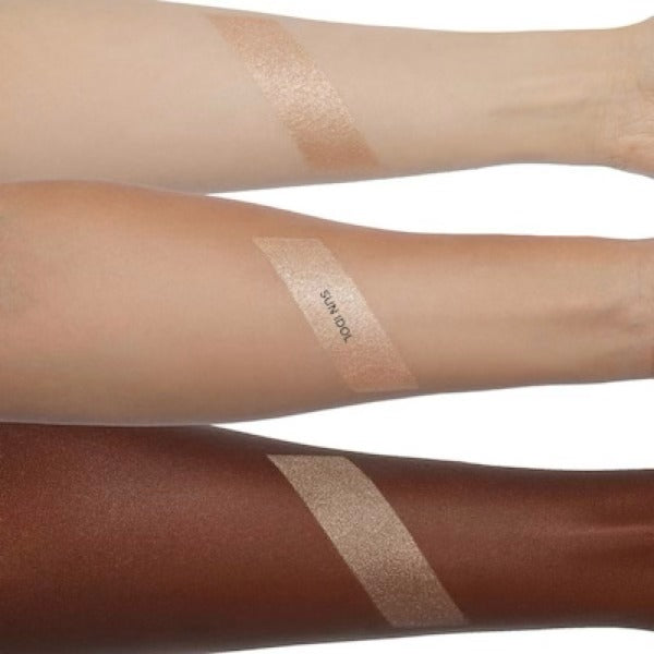 Glow Seeker Champagne Gold Powder Highlighter
